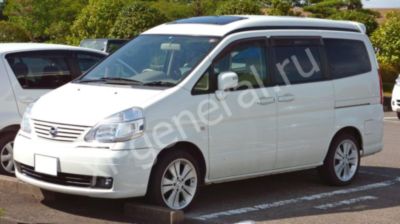 Лобовое стекло Nissan Serena C24